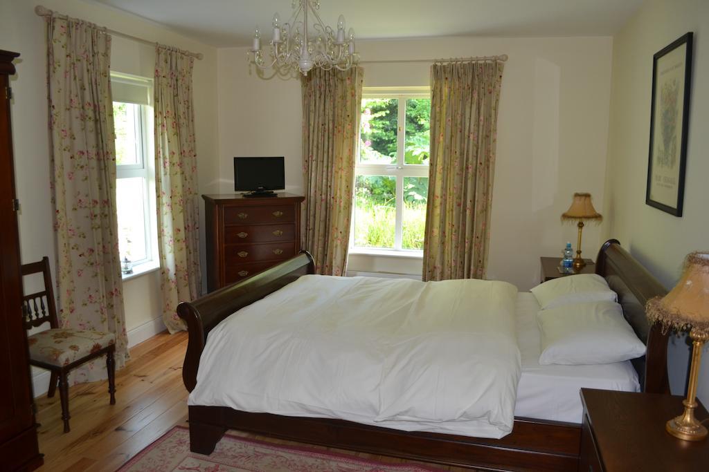 Couette-café Guaire House 4*